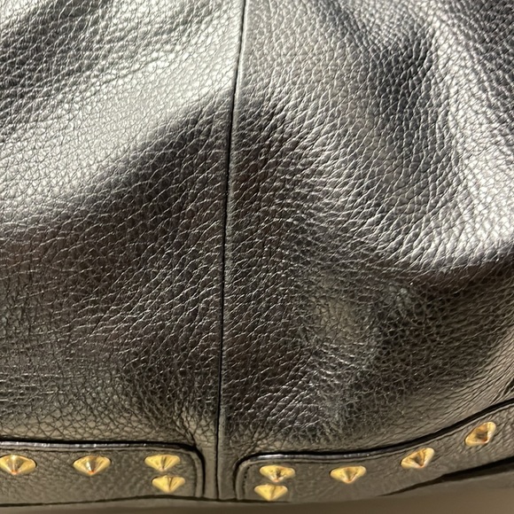 Buttery leather Bag - Picture 4 of 8